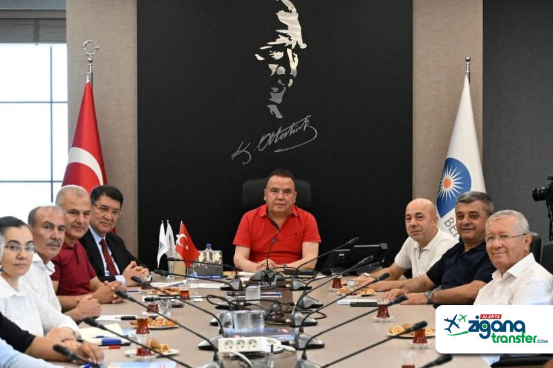 Ulaşım ve taksici sorunları Antalya'da masaya yatırıldı